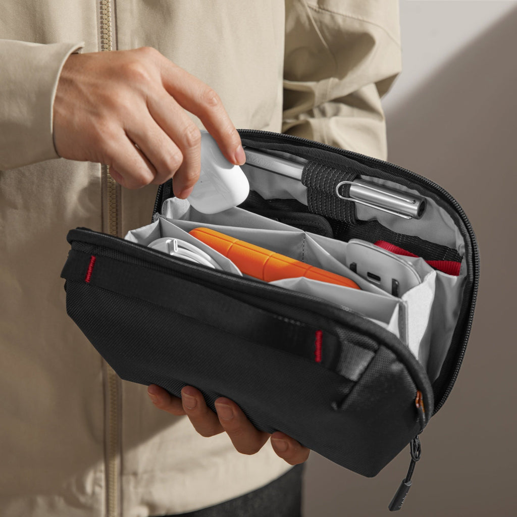 TOMTOC NAVIGATOR-T13 2.4L ACCESSORY POUCH - BLACK TOMTOC NAVIGATOR-T13 2.4L ACCESSORY POUCH - BLACK