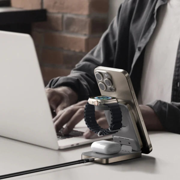 Momax 1-Charge Q.Port Qi 2 15W Wireless Charging Stand Momax 1-Charge Q.Port Qi 2 15W Wireless Charging Stand