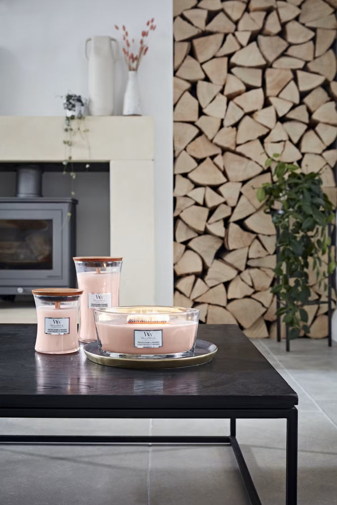 WoodWick Large Hourglass Pressed Blooms & Patchouli WoodWick Large Hourglass Pressed Blooms & Patchouli