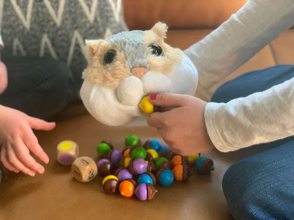 FEED FUZZY Game FEED FUZZY Game